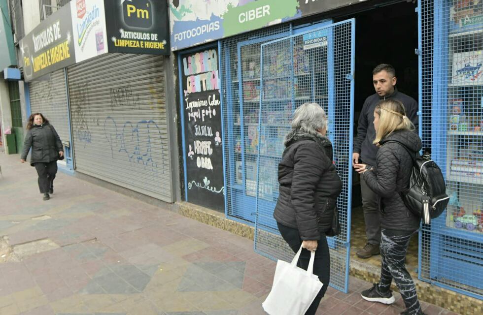 Cierran comercios en el centro de Mendoza por posibles saqueos