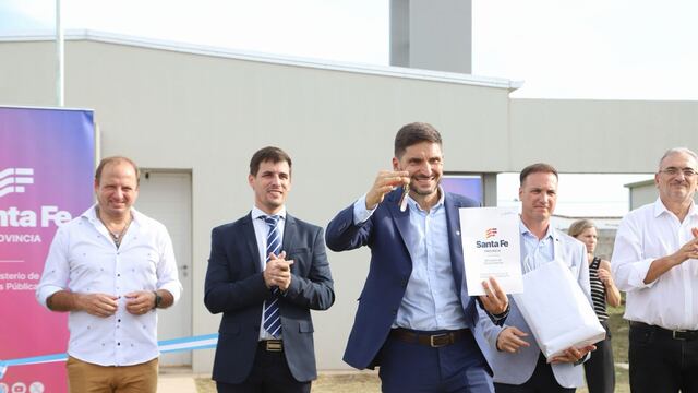 Pullaro entregó viviendas en Rafaela