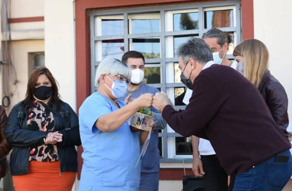 Homenajearon a los 40 vacunadores rafaelinos en su día