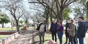 Castellano recorre las obras en las plazas