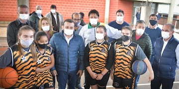Quedó inaugurado el Polideportivo Municipal de Itaembé Miní