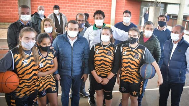 Quedó inaugurado el Polideportivo Municipal de Itaembé Miní