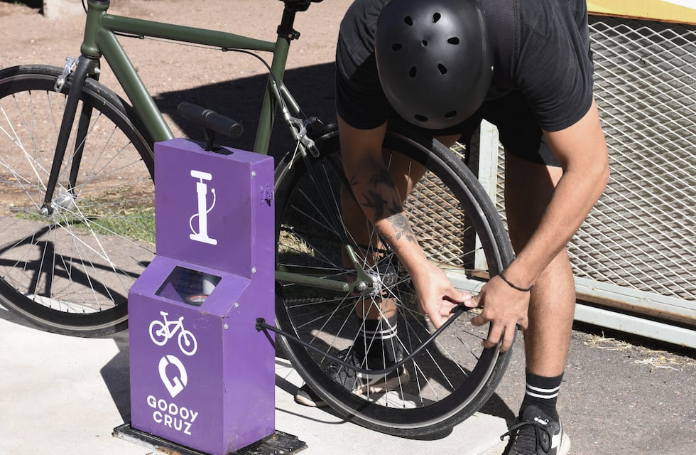 Ciclistas puedan acceder a un kit de herramientas en la ciclovía