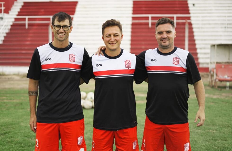 Maximiliano Barbero seguirá como DT del 9