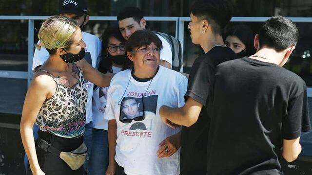 María Cristina y su familia asistieron este martes a la audiencia en la que se dictó la medida cautelar. (Multisectorial contra la Violencia Institucional)