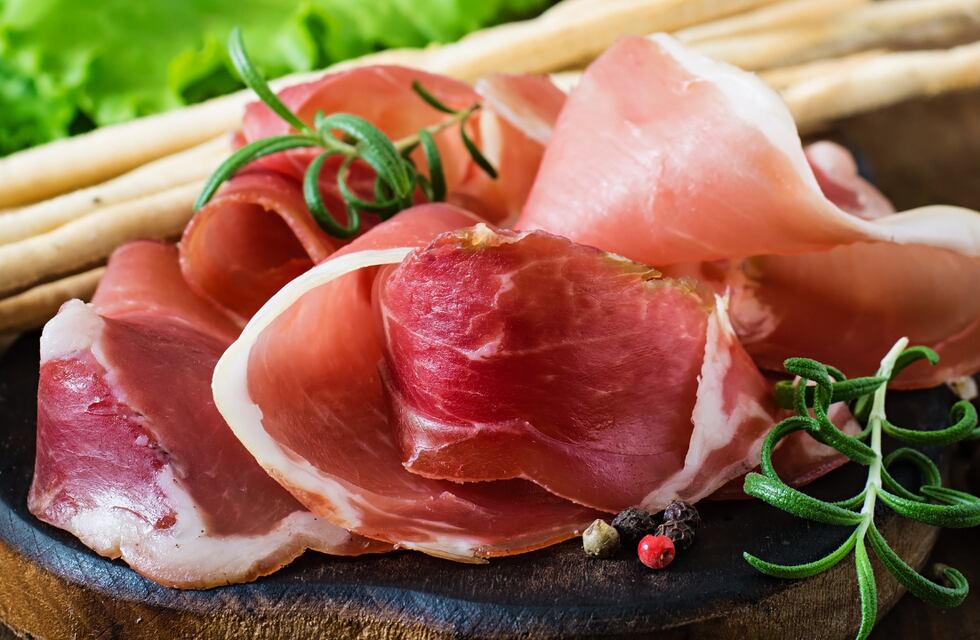 Con canilla y diente libre, la Fiesta del Jamón Crudo arranca en Córdoba