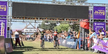 Agustina Apaza y Agustín Durán triunfaron en la prueba internacional C1 UCI que se realizó en Jujuy este fin de semana.