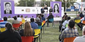 Autoridades provinciales y municipales inauguraron una plaza en la localidad de la Toma en homaneja a dos jóvenes lugareños asesinador por la dictadura cívico-militar. Gentileza NDSL