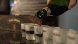 Un cordobés mezcló fernet con otra bebida y la combinación se viralizó en redes. (Foto: La Voz)