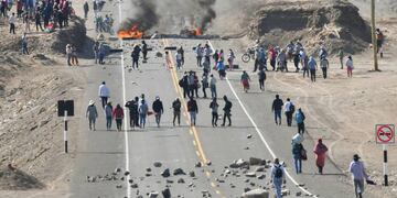 Continúan las protestas y enfrentamientos con la policía en Perú. Foto: Télam.