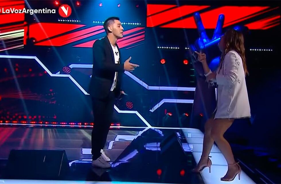 El santiagueño Pablo Araujo la rompió en La Voz Argentina y cantó junto a La Sole