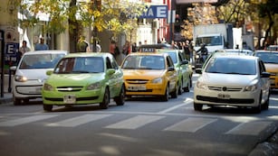 Taxistas de Córdoba advierten de un posible paro en contra de las aplicaciones.
