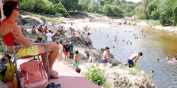 Las playas de Carlos Paz, entre las más concurridas en el caluroso fin de semana (Yanina Aguirre).