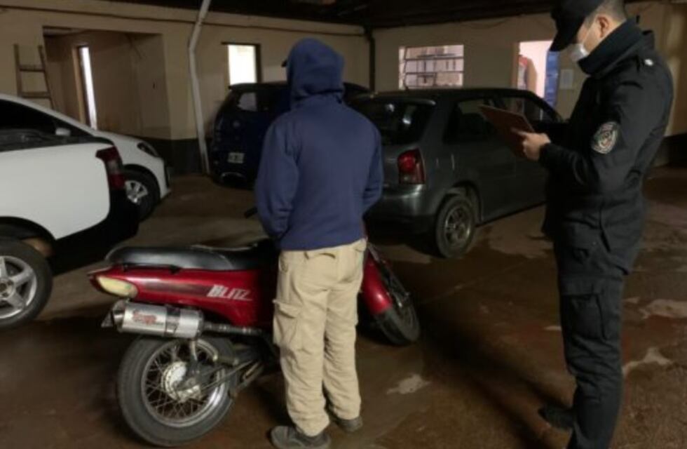 Efectivos policiales recuperan motociclo robado en Oberá