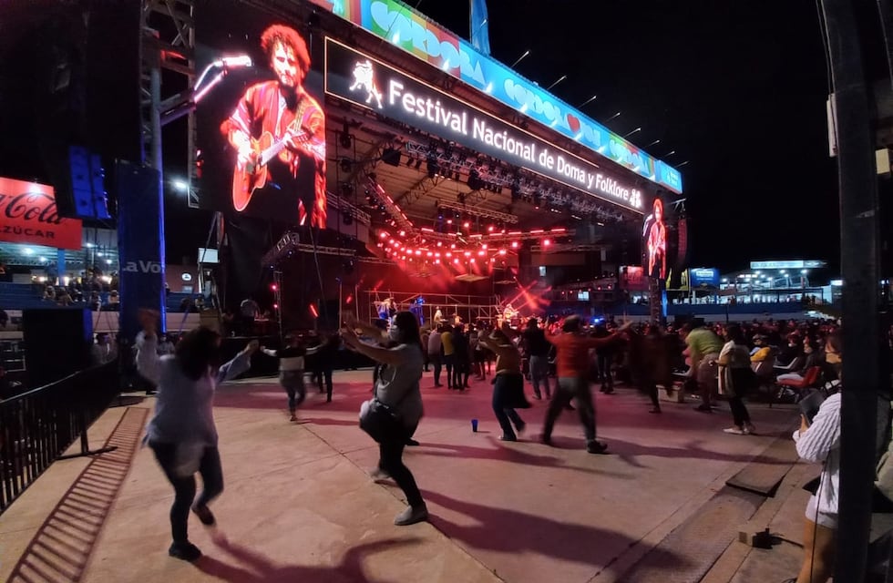 El Festival de Doma y Folklore de Jesús María arrancó con buen pie y la música de Santiago del Estero