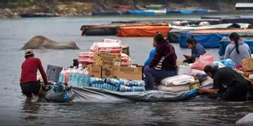 Los bolivianos aprovechan que su economía está mejor que Argentina y compran tomate, papa y demás productos.