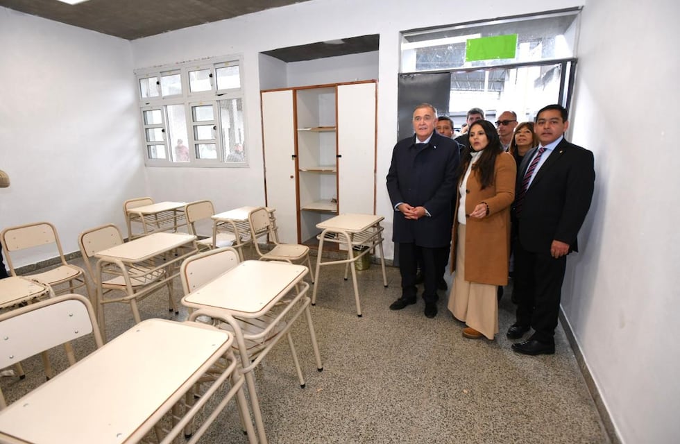 Jaldo inauguró la Escuela Media de Los Nogales con inversión 100% provincial