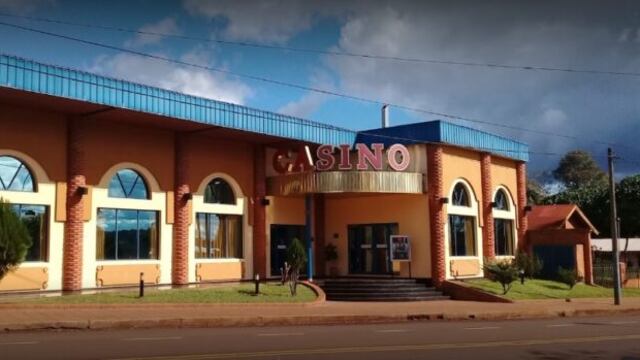 Denuncian abuso laboral por parte del casino en donde trabajaba.