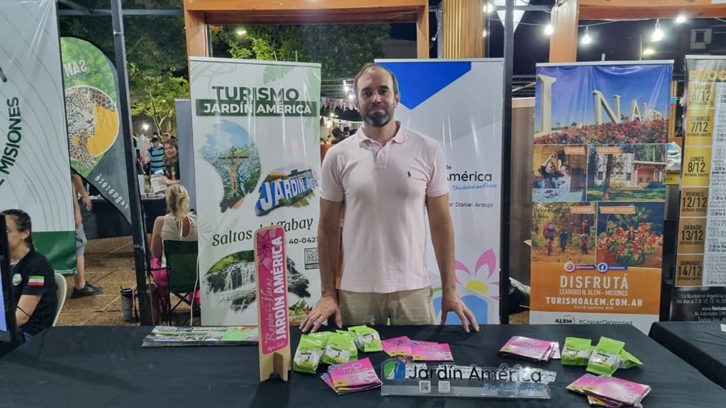 La Dirección de Turismo de Jardín América también participa del evento.