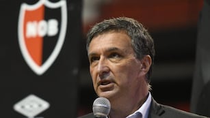 Ignacio Astore, presidente de Newell's se presentó ante la Justicia luego de que se lo relacionara a la bandera de "Los Monos".
