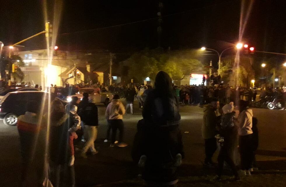 Pérez celebró la Copa América en el Monumento al Ferroviario