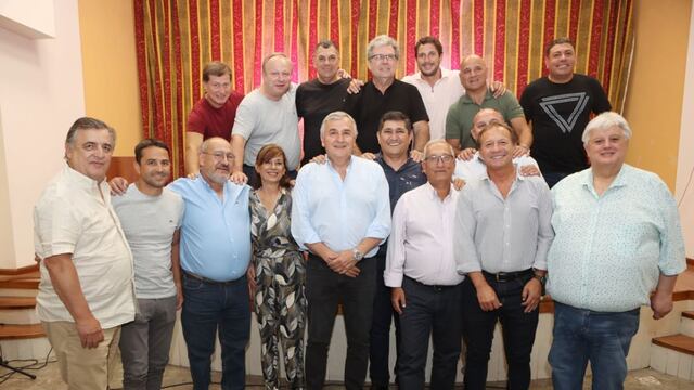 Integrantes del Foro de Intendentes Radicales de Córdoba se reunieron con Gerardo Morales en Santa María de Punilla.