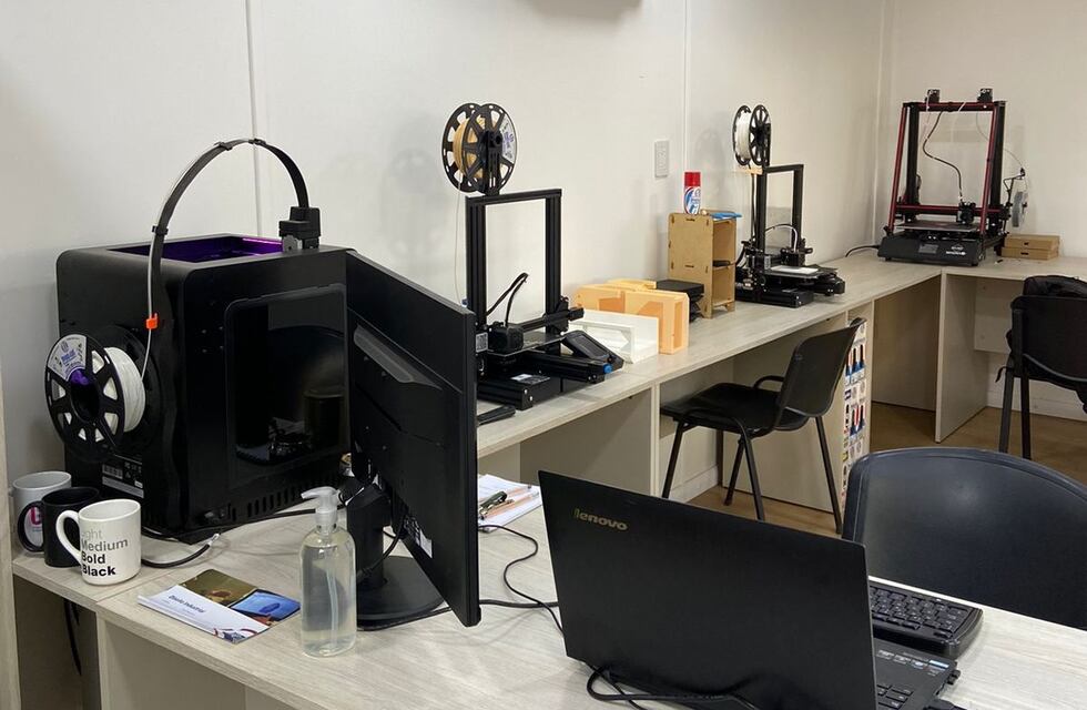 Nuevo equipamiento para la carrera de Diseño Industrial en el CRES