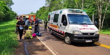 Accidente vial en Puerto Iguazú dejó un saldo de cinco personas heridas.