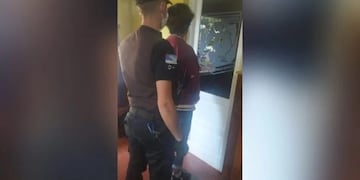 Los detuvieron vistiendo las prendas robadas de su vecino en Guaraní.