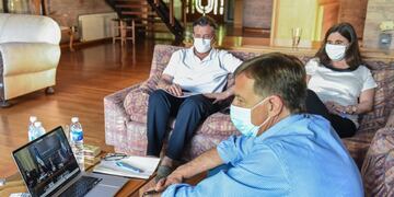 El Gobernador mendocino durante la videoconferencia con el Presidente para tratar el tema de la pandemia y el plan de vacunación. Gentileza Gobierno de Mendoza