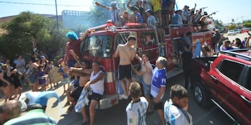 En Laguna Larga, el pueblo de Paulo Dybala, toda la gente salió a festejar el título del mundo. (Javier Ferreyra / La Voz)