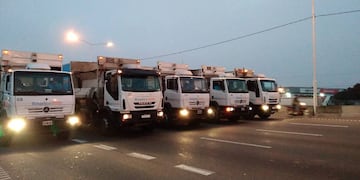 Los camioneros se concentraron en el extremo este de Uriburu y Presidente Perón.