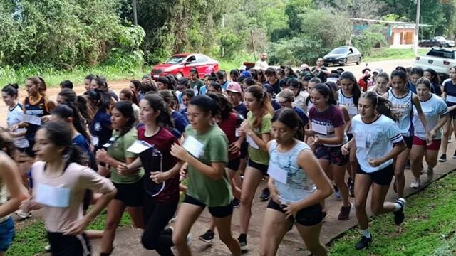 Maratón estudiantil en Eldorado: seis puntos de largada y llegada en el Polideportivo.