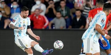 Lionel Messi en Asunción, donde se jugó el partido entre Paraguay y Argentina por las Eliminatorias Sudamericanas rumbo a Qatar 2022. (AP)