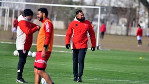 Diego Dabove, al frente de la pretemporada de Instituto, que sería el primero en volver a la competencia.