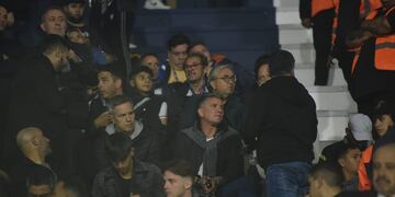 Luis Fabián Artime, presidente de Belgrano, viendo el partido de la Reserva de Belgrano ante Talleres. (Facundo Luque)