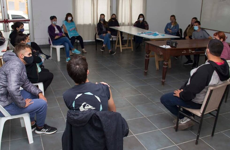 Sputnik V: preparativos para vacunar a maestros y policías en Azul