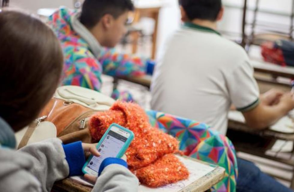 Nuevas reglas: Córdoba regulará el uso de celulares en las escuelas