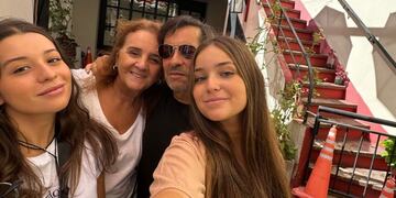 La familia Gutiérrez. Lucía, Eleonora, Marcelo y Catalina.