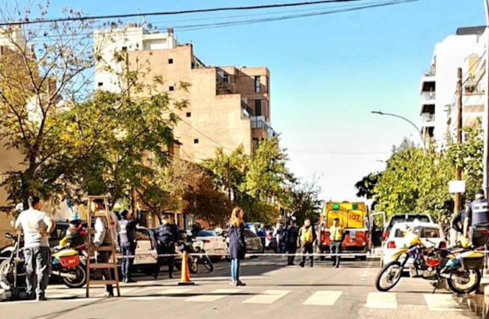 Córdoba: se negó a que allanaran su departamento, saltó del balcón y murió