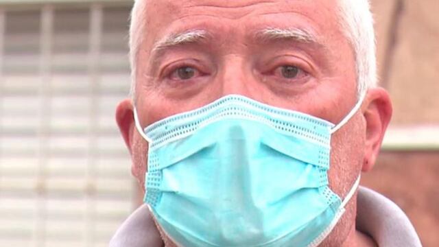 El hombre de 61 años vuelve a trabajar como delivery.