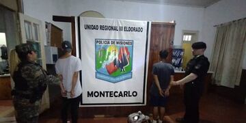 Montecarlo: dos jóvenes fueron detenidos con marihuana fraccionada en la mochila.