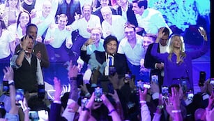 Javier Milei, en el bunker de LLA. (Clarín)