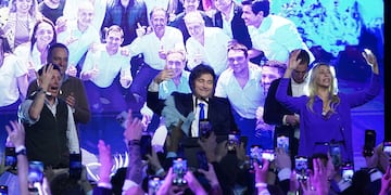 Javier Milei, en el bunker de LLA. (Clarín)