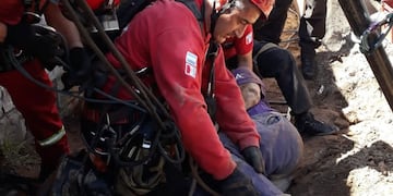 Bomberos. Rescató a un jubilado que se cayó a un pozo (Gentileza Bomberos).