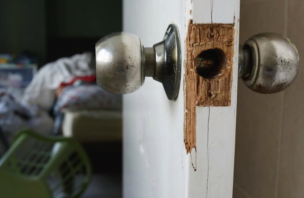 Brutal robo en Rafaela: unos delincuentes entraron a la casa de una jubilada y la atacaron a golpes