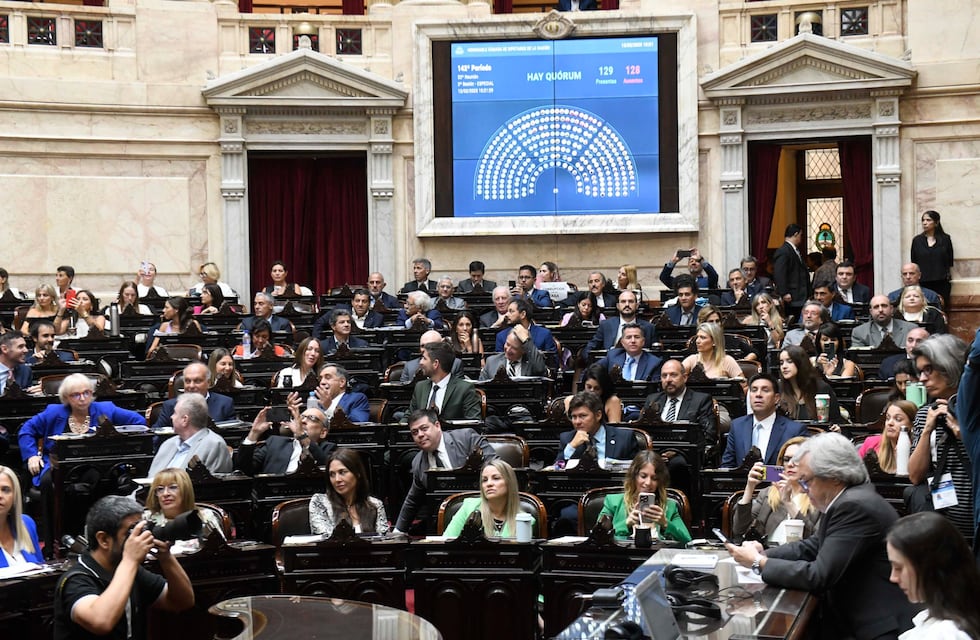 Debate caliente: la Ficha Limpia se aprobó en Diputados, pero tambalea en el Senado
