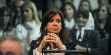 Cristina Fernández De Kirchner en el Juicio por la causa Vialidad y un insólito "festejo" por parte de un supermercado de San Luis.