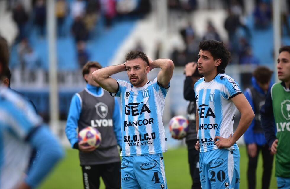 Racing sigue con la maldición de no ganar, y analizan la continuidad del técnico