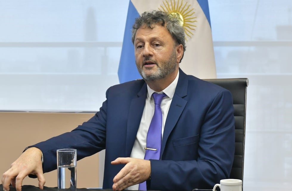 El secretario de Trabajo habló de los cambios que introduce el DNU y dijo que convocarían al consejo del Salario Mínimo en enero